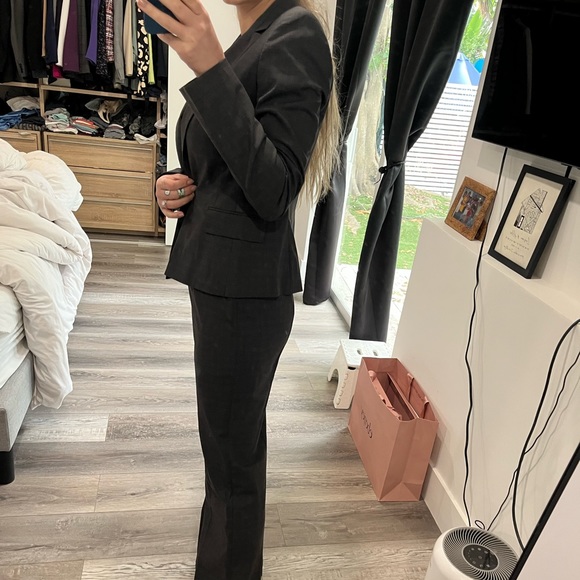 Hugo Boss suit 0-2 - Picture 2 of 11